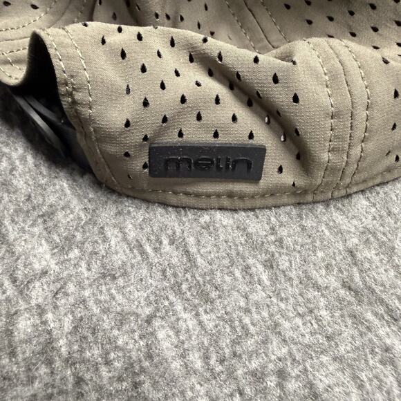 Melin A Game Hydro Hat Gray/Taupe 58 cm Lightweight Snap Back Cap - Picture 3 of 7